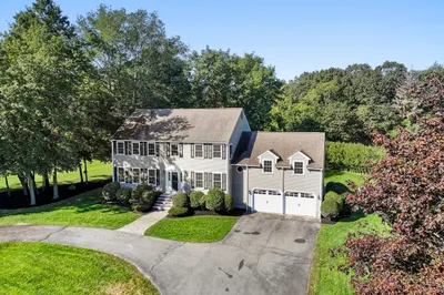 9 Herrick Dr 1