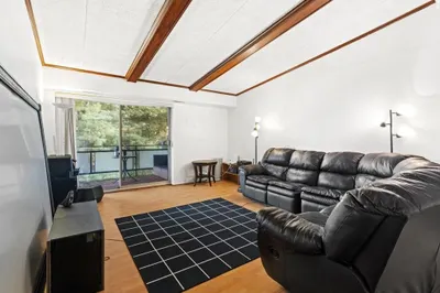 57 Broadlawn Park #4B 1