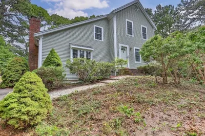 24 Suffolk Ave