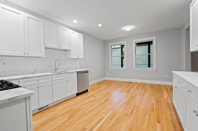 320 W Broadway #2