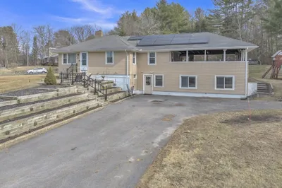 109 N Brookfield Rd 1
