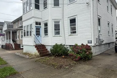 82 Query St