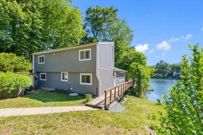 303 Lakeshore Dr 1