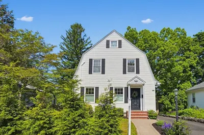 9 Commonwealth Ave