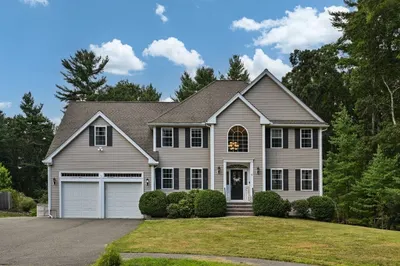 8 Yankee Woods Drive