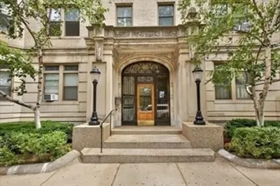 60 Charlesgate E #121c