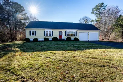 63 Triangle Cir