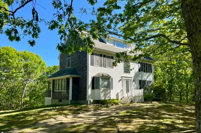 81 Whalers Walk 1