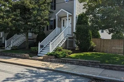 30 Russell Street #6