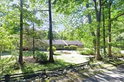 16 Thayer Rd