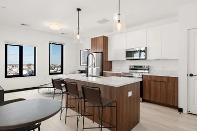 600 Broadway #504