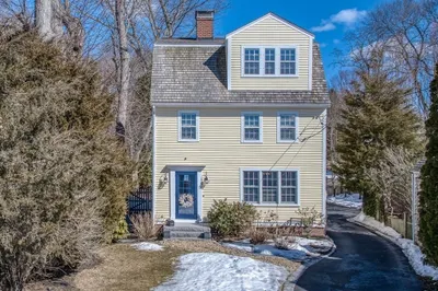 490 Main St 1