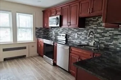 110 Clay St #4 1
