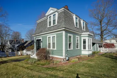 32 Oak Hill Rd