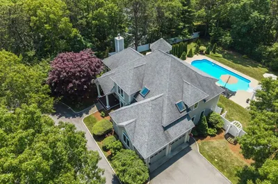 335 Falmouth Woods Rd 1
