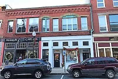 122 Main St #1