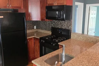 31 Comet Rd #1