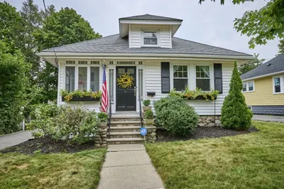 41 Lynde Ave 1