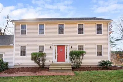 377 Main St 1