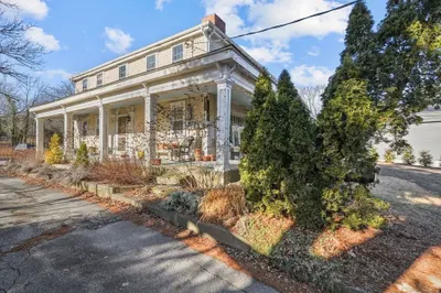 817 Gifford Rd 1