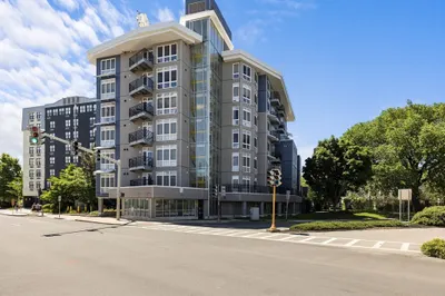 262 Monsignor O'brien Highway #210