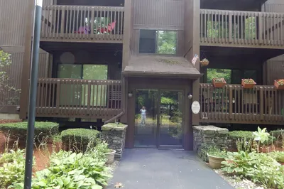 340 Sunderland Rd #36G 1