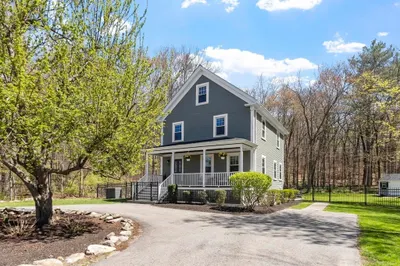 203 Main St 1