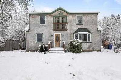 4 White Pine Ave