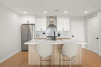 457 W Broadway #502 1