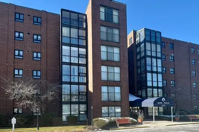 4234 N. Main Street #208 1