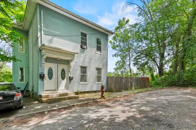 132 Bartlett St #132