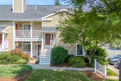 89 Bradford Commons Ln #89 1