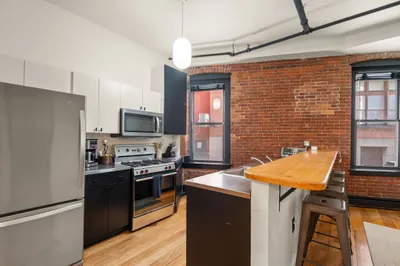 19 Stanhope St #1B 1