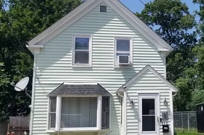 52r Pleasant St 1