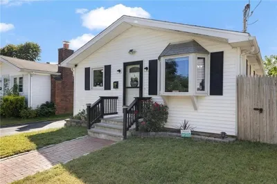 142 Eliza St 1