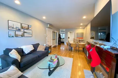 12 Swallow St #1