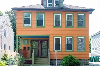 35 Pacific St