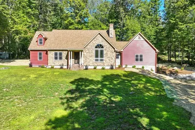 211 Butler Rd 1