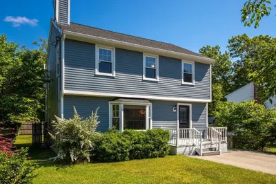 10 Beechwood Ave