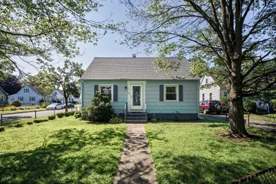 95 Saint James Blvd