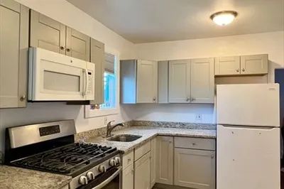 7 Glenwood Rd #2