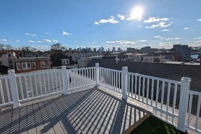 28 Falcon St #3