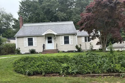 12 Pinewood Ave