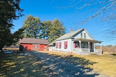 135 Long Plain Road 1