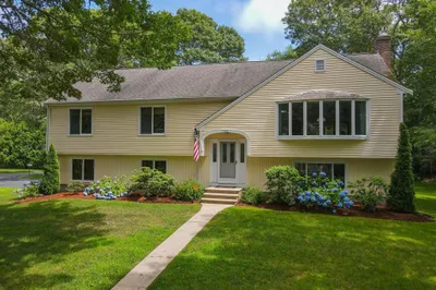 100 Sullivan Rd