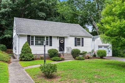 27 Whitla Drive