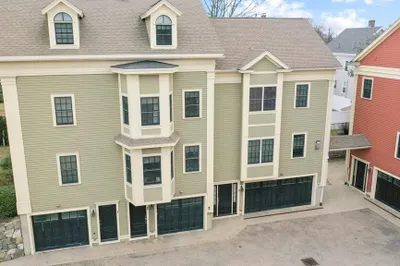 426 Main St #2 1