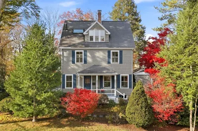 32 Donizetti St