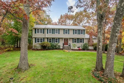 23 Chessman Dr 1
