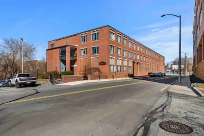 128 Warren St #15 1